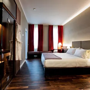 Hotel 10 Keys ****
